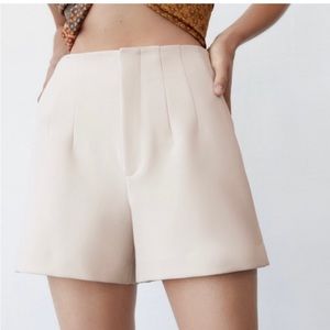 NWT Zara high waisted pleated shorts in ecru